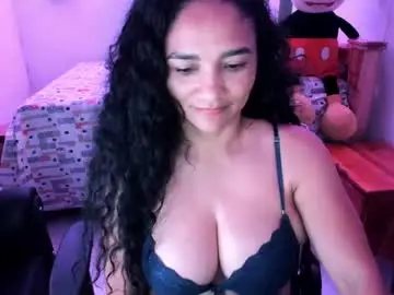 Chaturbate Live Sex Cam of rayza_mature_