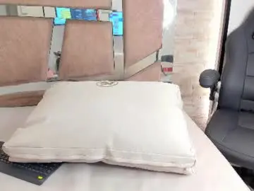 Chaturbate Watch Live Sex Cams of cristine_colins