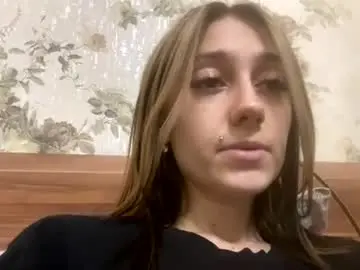 Chaturbate Live Sex Cam of viktoria9898