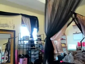 Chaturbate Live Sex Cam of lelulovexo