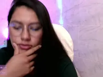 Chaturbate Watch Live Sex Cams of lauraruiz1