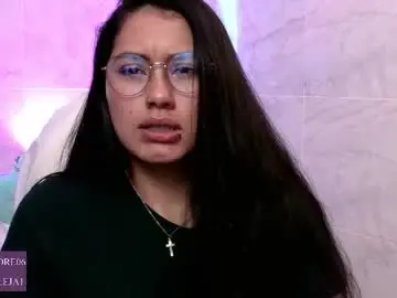 Chaturbate Live Sex Cam of lauraruiz1