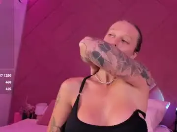 Chaturbate Watch Live Sex Cams of lunaawilde