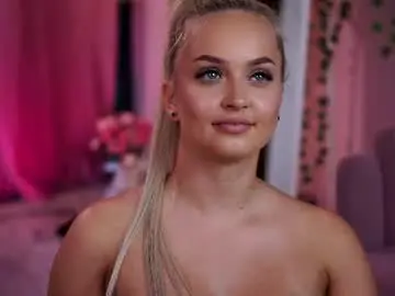 Chaturbate Live Sex Cam of elyssawetxx