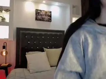 Chaturbate Live Sex Cam of cherry_swain