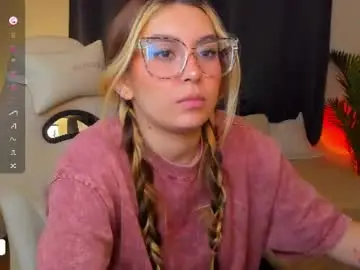 Chaturbate Best live sex cam show of dakottaa__