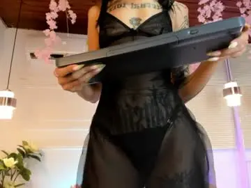 Chaturbate Adult Video Chat of emily_burton18