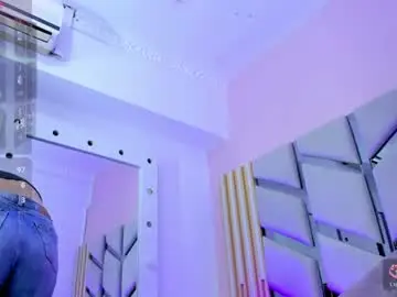 Chaturbate Sex Chat of isa_blue1