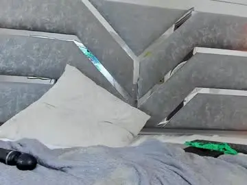 Chaturbate Live Sex Cam of slut_milf_