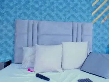 Chaturbate Live Sex Cam of niiamoore_