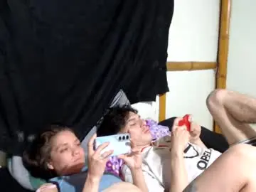 Chaturbate Live Sex Cam of miahells