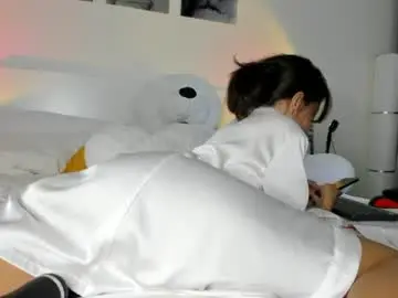 Chaturbate Live Sex Cam of chloetaya
