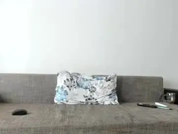 Chaturbate Live Sex Cam of squirt_bunny77