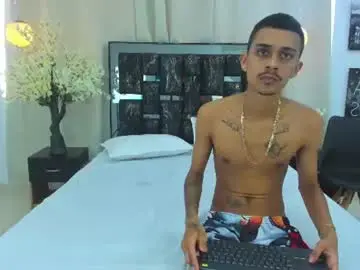 Chaturbate Live Sex Cam of lala_and_deivy