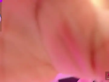 Chaturbate Nude Webcam of evelynhoward23