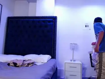 Chaturbate Nude Webcam of julie_and_axel