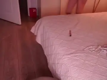 Chaturbate Live Sex Cam of jenny__lii