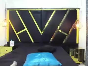 Chaturbate Live Sex Cam of agatha_fit