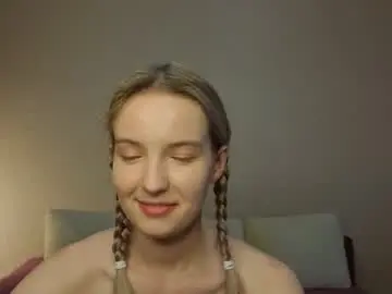 Chaturbate Live Sex Cam of tashinapetitto