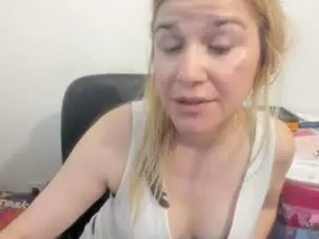 Chaturbate Nude Webcam of artsyandcraftsy_