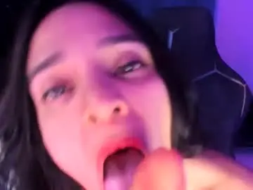 Chaturbate Sex Cam of katiuska_doll_squirt
