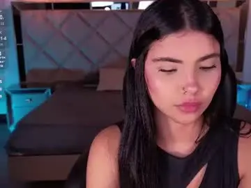 Chaturbate Best live sex cam show of mialaurence_