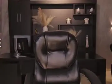 Chaturbate Watch Live Sex Cams of mialaurence_