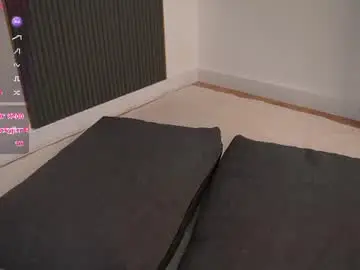 Chaturbate Live Sex Cam of emmaxblanco
