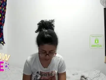 Chaturbate Live Sex Cam of bonnie_lam_
