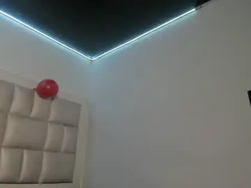 Chaturbate Live Sex Cam of lulu_js_