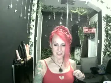 Chaturbate Live Sex Cam of saucysky