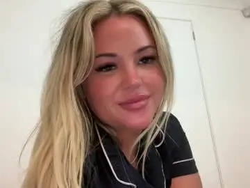 Chaturbate Live Sex of averybabyyx