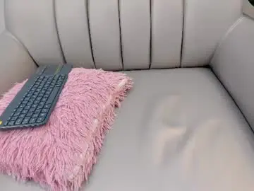 Chaturbate Live Sex Cam of milaowens