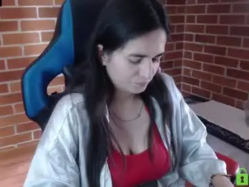 Chaturbate Live Sex Cam of princesa_leia_zathur