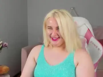 Chaturbate Live Sex Cam of lioraardyn