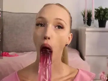 Chaturbate Live Sex of karoline__whitee