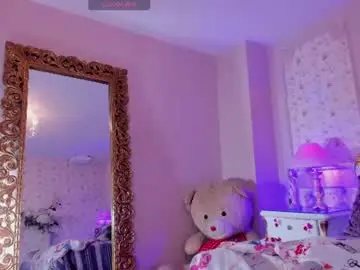 Chaturbate Live Sex Cam of maki_sins