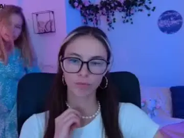 Chaturbate Free Porn Cam of caroline_rosee_