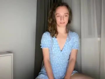 Chaturbate Live Sex Cam of shy_schoolgirl_