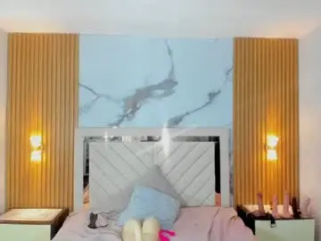 Chaturbate Live Sex Cam of karolandluna