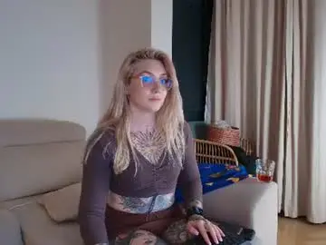 Chaturbate Live Porn of tattoobbgirl