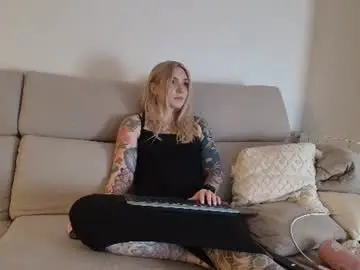 Chaturbate Adult Webcam of tattoobbgirl