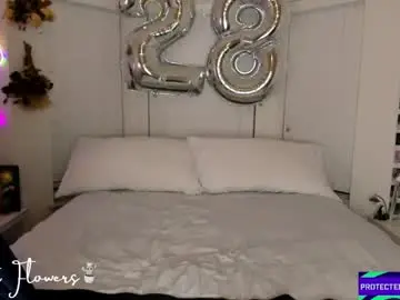 Chaturbate Watch Live Sex Cams of violetttflowers