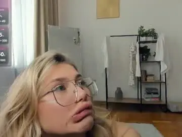 Chaturbate Watch Live Sex Cams of glossybabe_