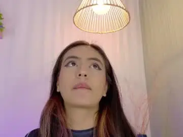 Chaturbate Live Sex Cam of emilyy_bank