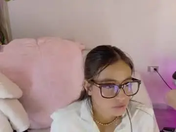 Chaturbate Best live sex cam show of emilyy_bank