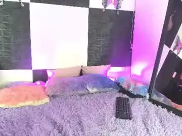 Chaturbate Live Sex Cam of sophie_andi1