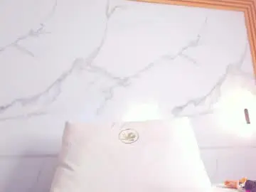 Chaturbate Live Sex Cam of alena_kenner