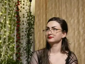 Chaturbate Nude Webcam of naughtyhomemade17