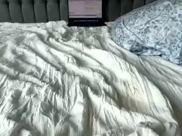 Chaturbate Live Sex Cam of hawt_ass_milf